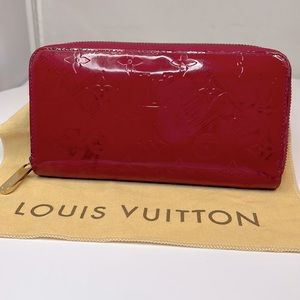 Authentic monogram vernis zippy wallet